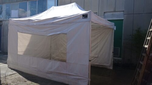 Easy up tent
